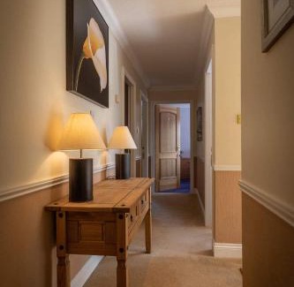 Eyre House | Loch Eyre Oasis