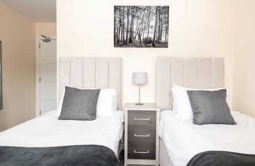 Fort Augustus Hotel | Loch Ness Gate House