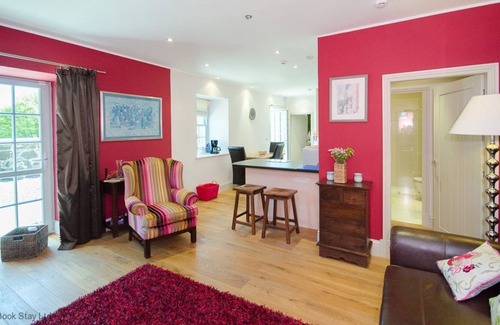 Crieff Cottage | Locherlour Mill Cottage in Crieff. Perfect for couples. Pets Welcome. Accessible.