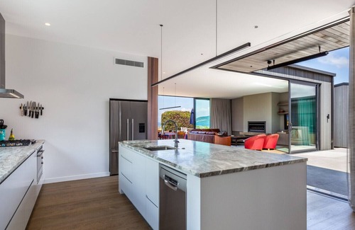 Kinloch House | Lochside – Luxury Lakeside living in Kinloch, Taupo