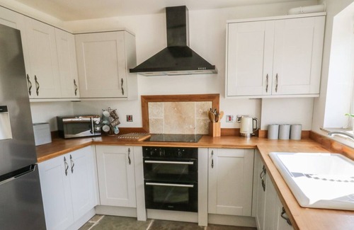 Gargrave House | LOCK VIEW, pet friendly, luxury holiday cottage in Gargrave