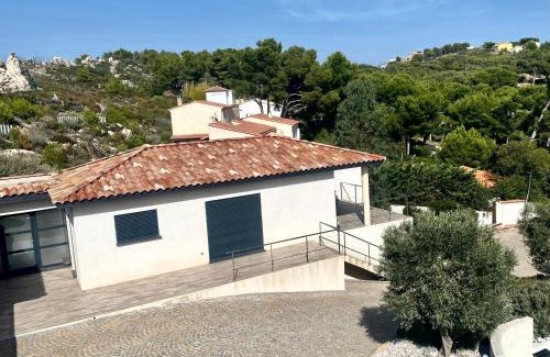 Ensues-la-Redonne Villa | LOCRIZEN