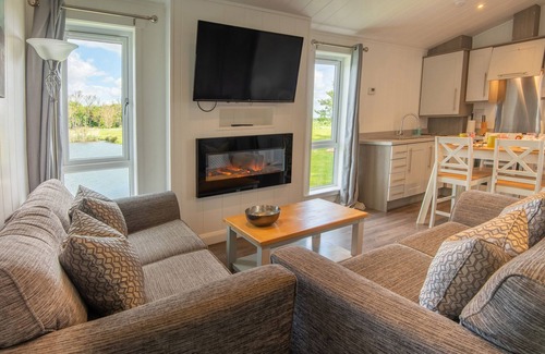 Errol Cottage | LODGE 12 - HIDEAWAY 1, romantic, character holiday cottage in Errol