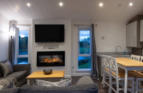Errol Cottage | LODGE 12 - HIDEAWAY 1, romantic, character holiday cottage in Errol