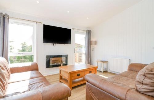 Perth House | Lodge 14 - The Tay Family
