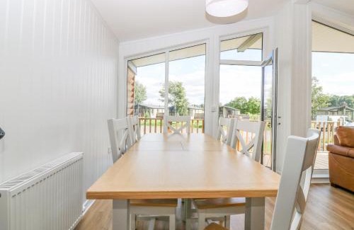 Perth House | Lodge 14 - The Tay Family