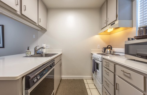 Hood River Condo | Lodge 15 Downtown,Ground Floor, AC, Super Cozy!