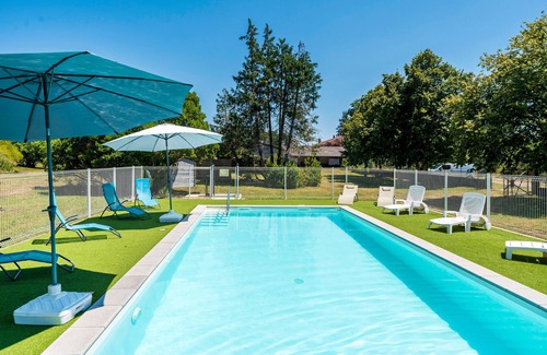 Lesperon RV Rental | 'Lodge 3' with Shared Pool, Private Terrace and Shared Garden