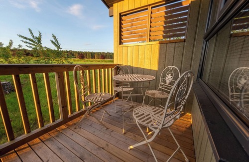 Errol Cottage | LODGE 8 - THE CARSE, family friendly, with hot tub in Errol