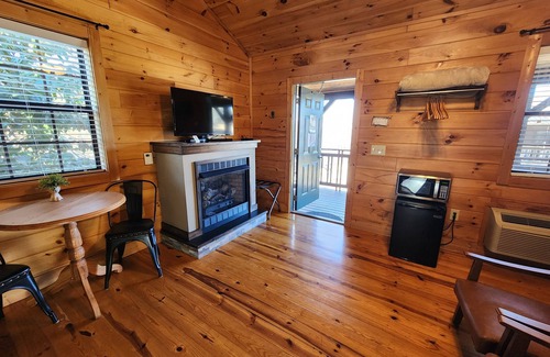 Tellico Plains Hotel | Lodge at Tellico