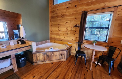 Tellico Plains Hotel | Lodge at Tellico