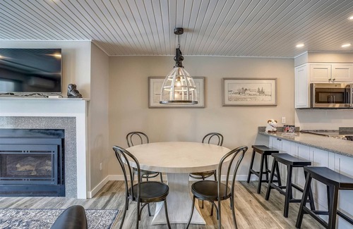 Stowe Area Condo | Lodge Condo 16: 2 br, a/c, summer pool, fireplace, free ski shuttle!