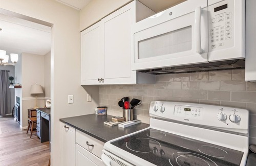 Stowe Area Condo | Lodge Condo 26: slopeside 2 br, fireplace, free ski shuttle, summer pool!