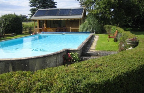 Spixworth Cottage | Lodge Cottage - stunning garden, woodland walks near Norwich City & the Broads