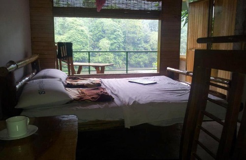 Kithulgala Bed & Breakfast | Lodge in river bank