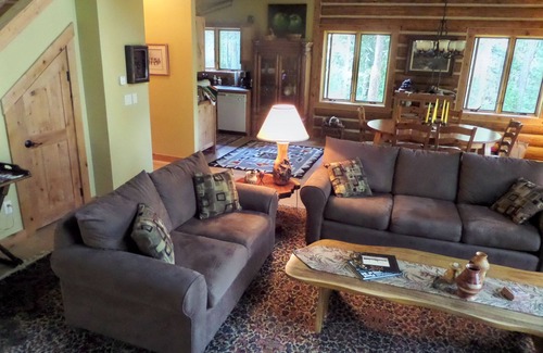 Coram Cabin | Lodge like log home on the Flathead River