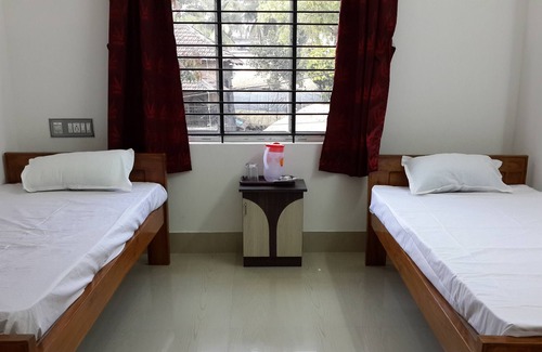 Bolpur Hotel | Lodge Lipika