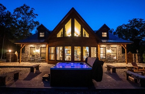 Dawson Cabin | Lodge @ Little River Retreat w/Hot Tub - Sleeps 12