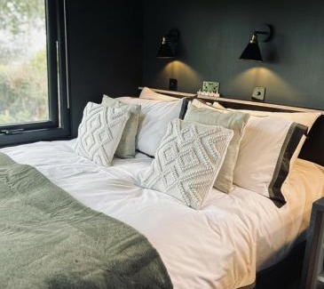 Liverton House | Lodge on Teign River 1 Bed Sleeps 2 Parking