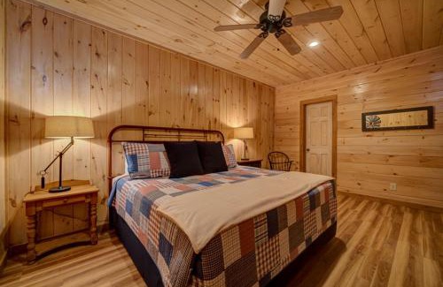 Blue Ridge House | Lodge on the Lake