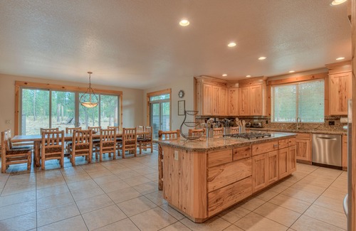 Sunriver House | Lodge Retreat, AC, Hot Tub, Pet Friendly (with fee), SHARC, 20 Sleeper