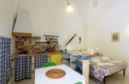 Presicce Apartment | Lodge Scirocco for 2 p with kitchen, in Masseria with shared pool in Salento