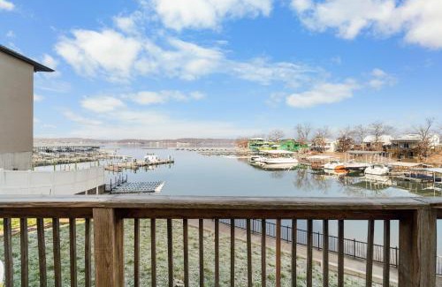 Lake Ozark House | Lodge Sleep 16- Bachelor/bachelorette Parties Welcome!