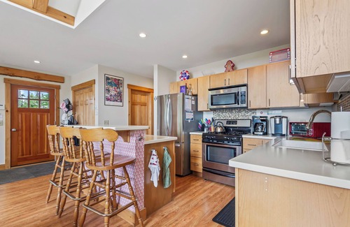 Rangeley Condo | Lodges 17 - Modern condo with great views of Rangeley Lake