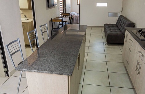 La Perla Apartment | Lodging centrally located near H.Civil, CUCS, IMSS