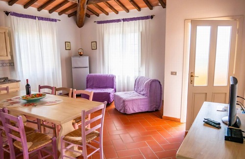 Montaione Apartment | Lodging in Montaione,pool,children pool,Aircon,ideal for families, sleep 8