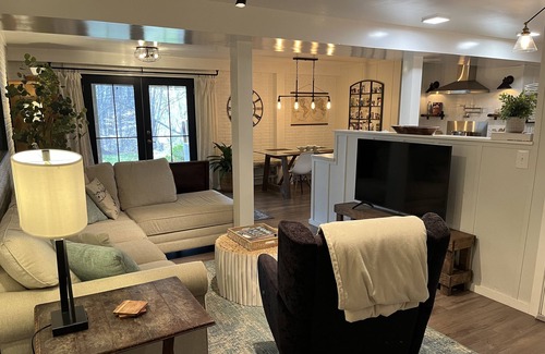 Charlottesville Apartment | Lodging@Laurelen