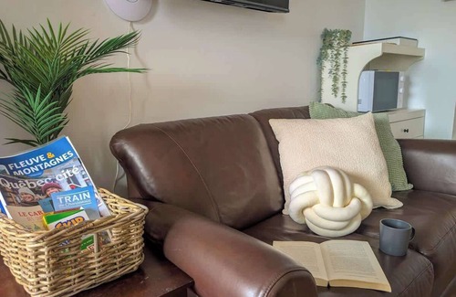 Ste Anne de Beaupre Apartment | Loft 10 | 2 Min Waterfront | BBQ & Fireplace