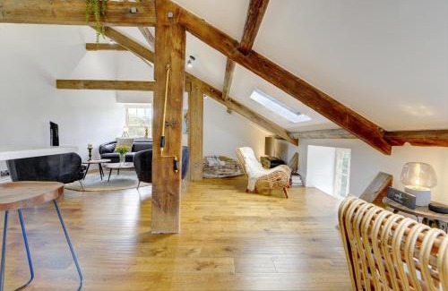 Lofthouse Apartment | Loft 11 - Unique Apartment with Stunning Views