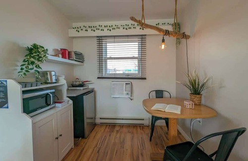 Ste Anne de Beaupre Apartment | Loft 15 | 2 Min Waterfront | BBQ & Fireplace