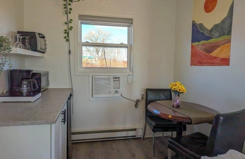 Ste Anne de Beaupre Apartment | Loft 16 | 2 Min Waterfront | BBQ & Fireplace