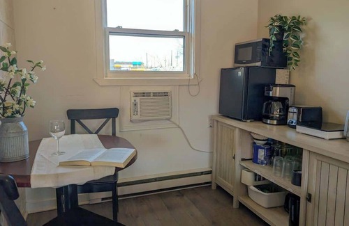 Ste Anne de Beaupre Apartment | Loft 9 | 2 Min Waterfront | BBQ & Fireplace