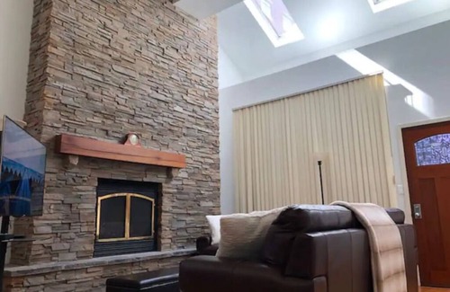 Downtown Apartment | Loft apartment in the heart of downtown New Haven and blocks from the Omni Hotel