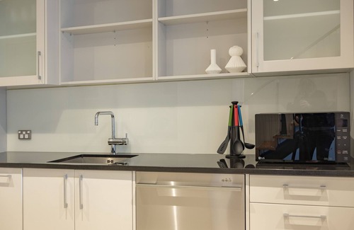 Ahuriri Cottage | Loft at Shed 5 - Ahuriri Holiday Apartment