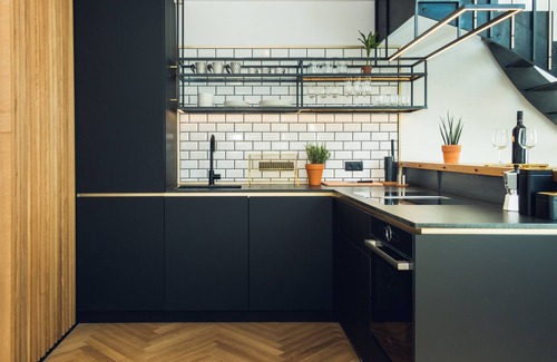 Meidling Apartment | Loft Black River near Schönbrunn Palace/U6