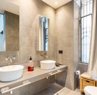 Central Station Apartment | Loft Design Milano Center, Shopping Area, AC, WiFi, Subway M1 and M2, airport connected