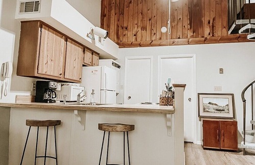 Ocean Ridge Condo | Loft-e-Lagoon -No Cleaning fee-Grated community-2 minute to the beach