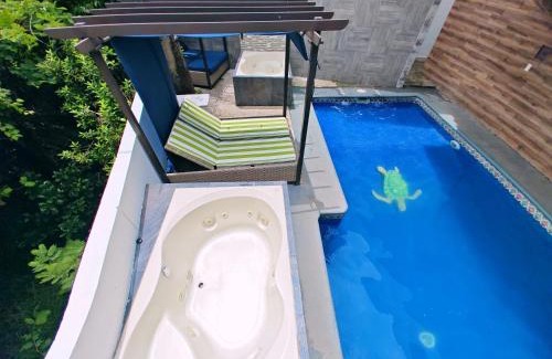 Jimenez Apartment | Loft Estilo & Diseño, disfruta de alberca climatizada, 2 jacuzzis para tu uso personal y exclusivo con agua caliente y sistema de hidromasaje tipo Spa, terraza privada y asador de carbon