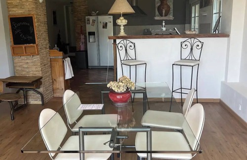 Lambesc Apartment | Loft in 19th century stone farmhouse with garden