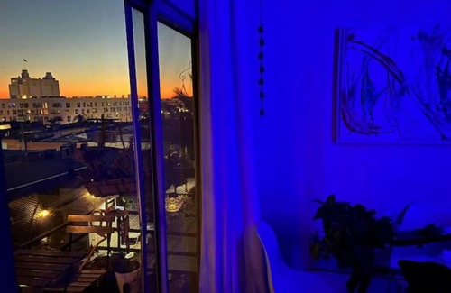 Hollywood Apartment | Loft in Hollywood/free parking with balcony