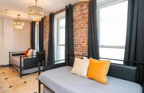 Downtown Nashville Apartment | Loft Literally on Broadway Live Music & Bars