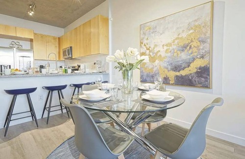 Downtown Las Vegas Condo | Loft Lv8 ※ Elegant Urban Oasis in Downtown Vegas