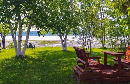Ste Anne de Beaupre Apartment | Loft River and Mountains 9