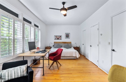 Castleberry Hill House | Loft style town-home with 2 Bedrooms , WiFi, AC in Atlanta, garage, gated condo