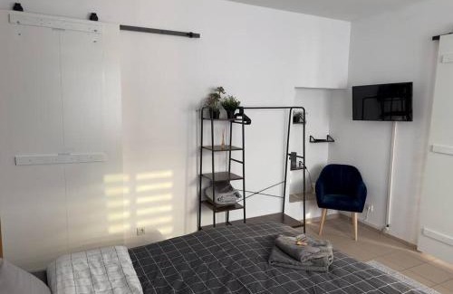 Weissensee Apartment | Loft with Gym - Kitchen/WiFi/Free Parking