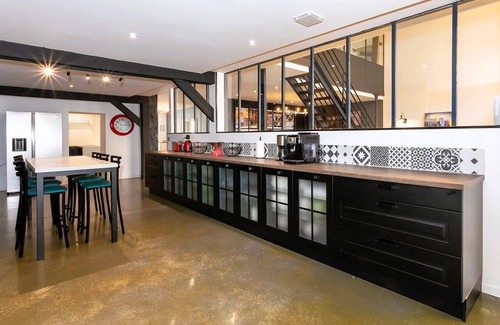 Vouvray House | Loft with swimming pool and apartment